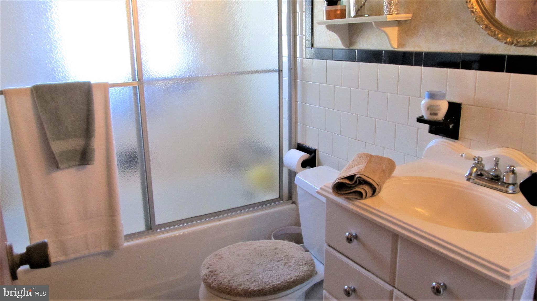 404 Charles Road Linthicum, MD 21090 - Photo 8 of 23 Upstairs bath