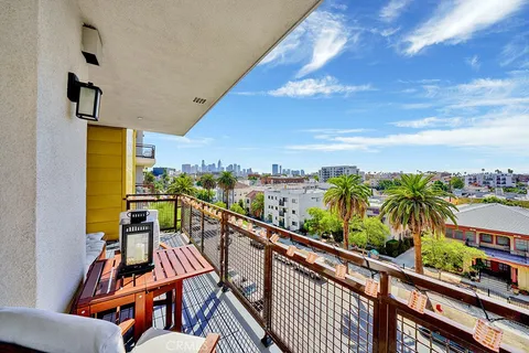$779,000 | 2939 Leeward Avenue, Unit 516, Los Angeles, CA 90005