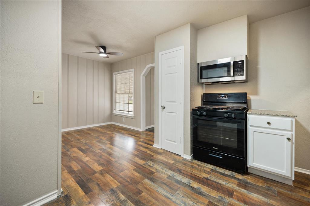 3837 Earl Street Fort Worth, TX 76111 - Photo 11 of 32 Recently renovated duplex! Great opportunity!