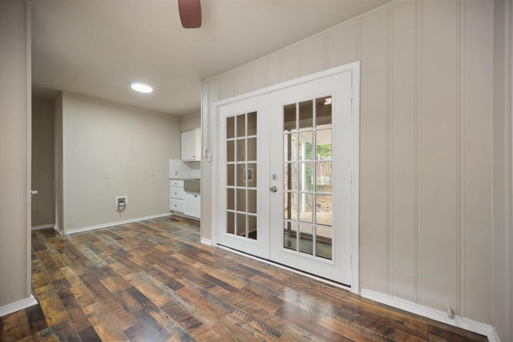 3837 Earl Street Fort Worth, TX 76111 - Photo 12 of 32