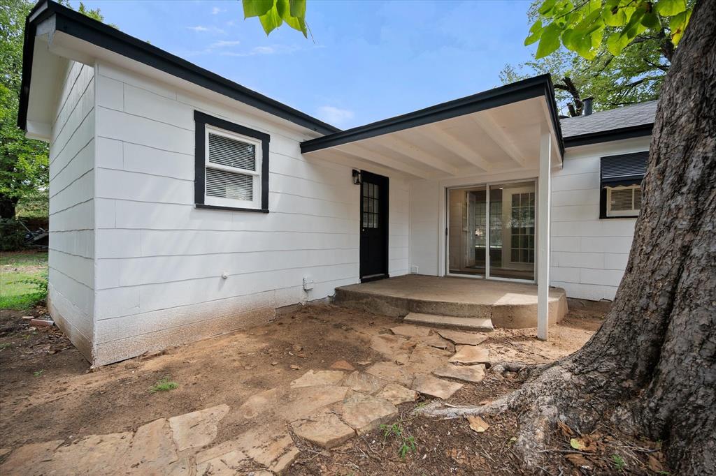 3837 Earl Street Fort Worth, TX 76111 - Photo 31 of 32 Recently renovated duplex! Great opportunity!