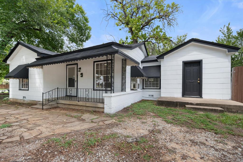 3837 Earl Street Fort Worth, TX 76111 - Photo 4 of 32 Recently renovated duplex! Great opportunity!