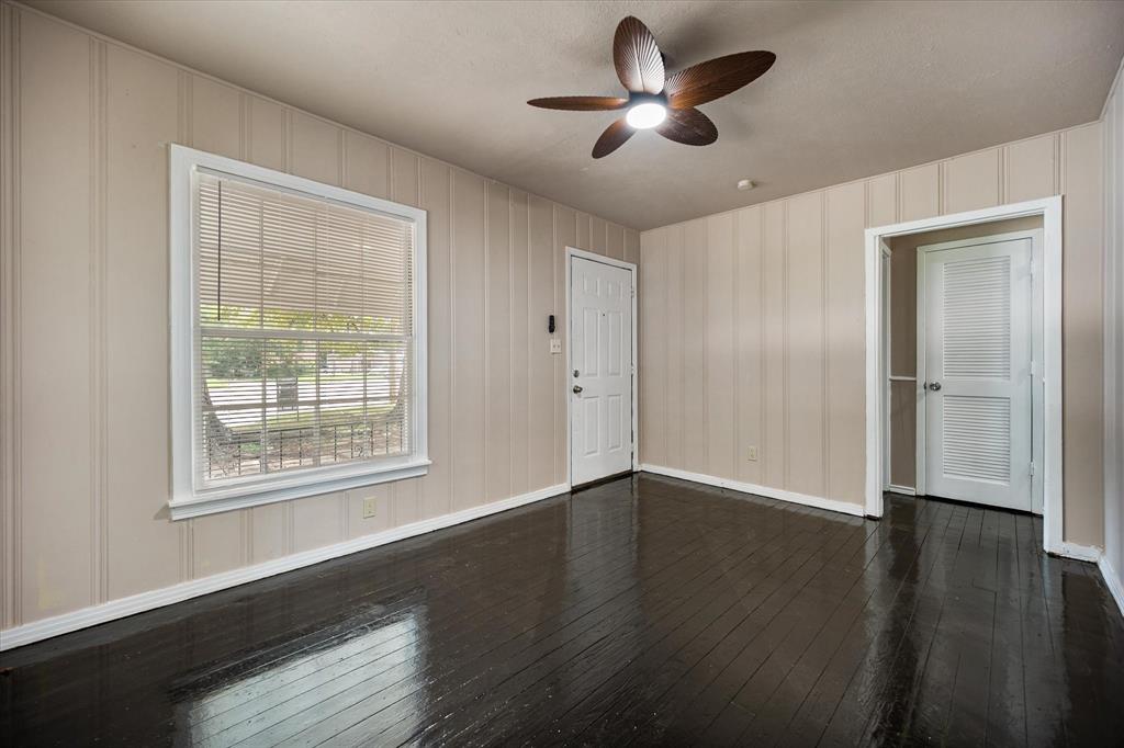 3837 Earl Street Fort Worth, TX 76111 - Photo 6 of 32 Recently renovated duplex! Great opportunity!