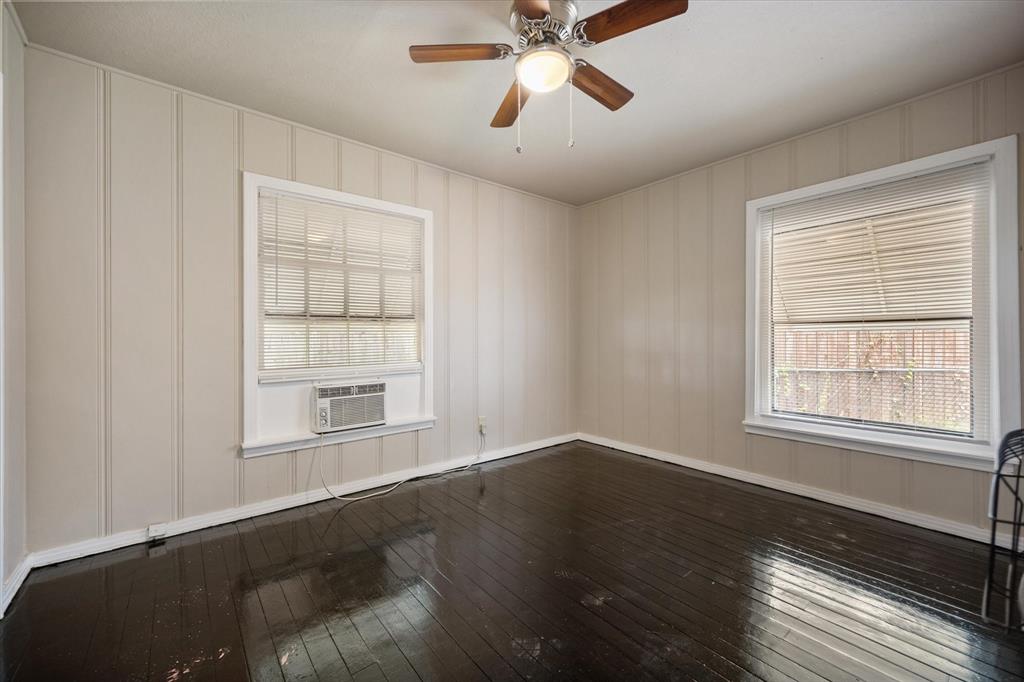 3837 Earl Street Fort Worth, TX 76111 - Photo 7 of 32 Recently renovated duplex! Great opportunity!