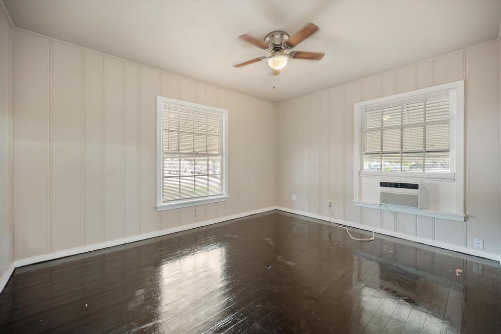 3837 Earl Street Fort Worth, TX 76111 - Photo 8 of 32 Recently renovated duplex! Great opportunity!