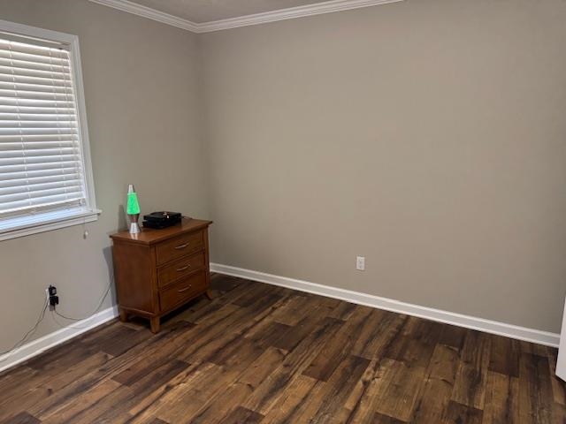 110 Falcon Cove Middleton, TN 38052 - Photo 12 of 20 a room with a window