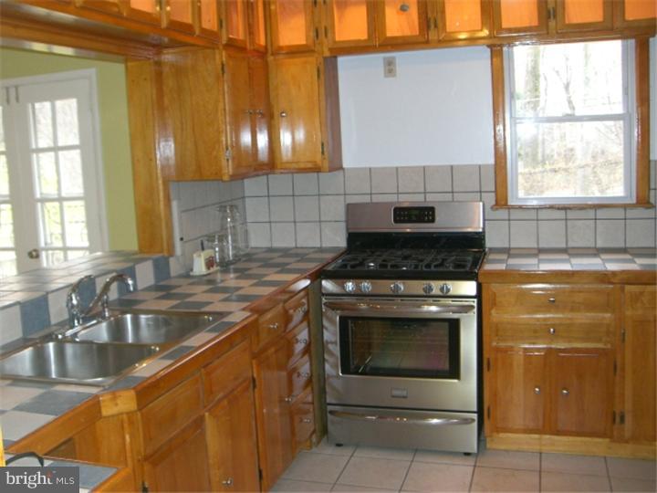 106 Boncouer Road Cheltenham, PA 19012 - Photo 4 of 9 Gallery Image 4