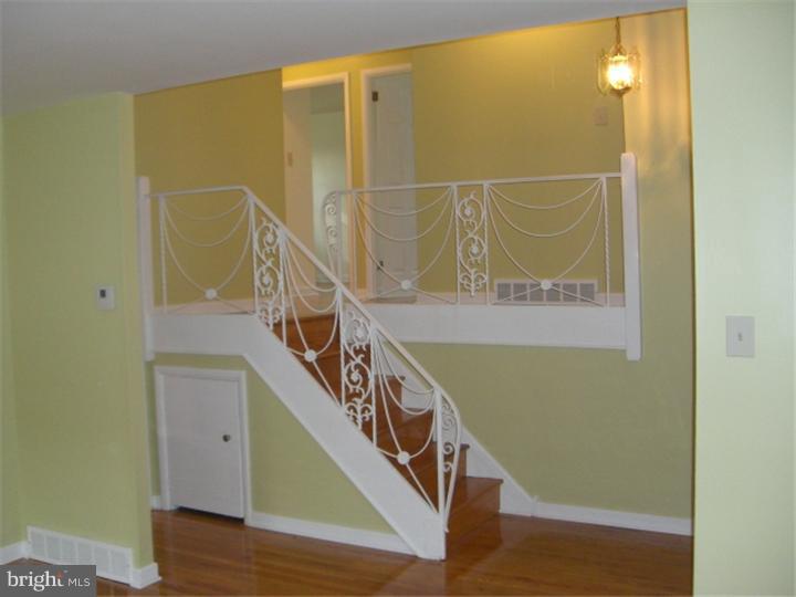 106 Boncouer Road Cheltenham, PA 19012 - Photo 8 of 9 Gallery Image 8