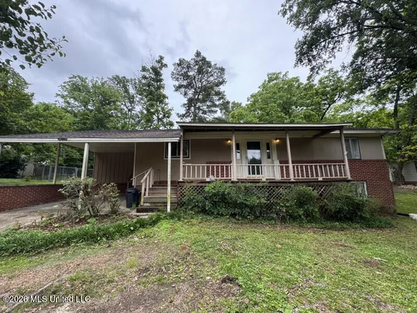 $285,000 | 208 Santa Anita Drive, Starkville, MS 39759