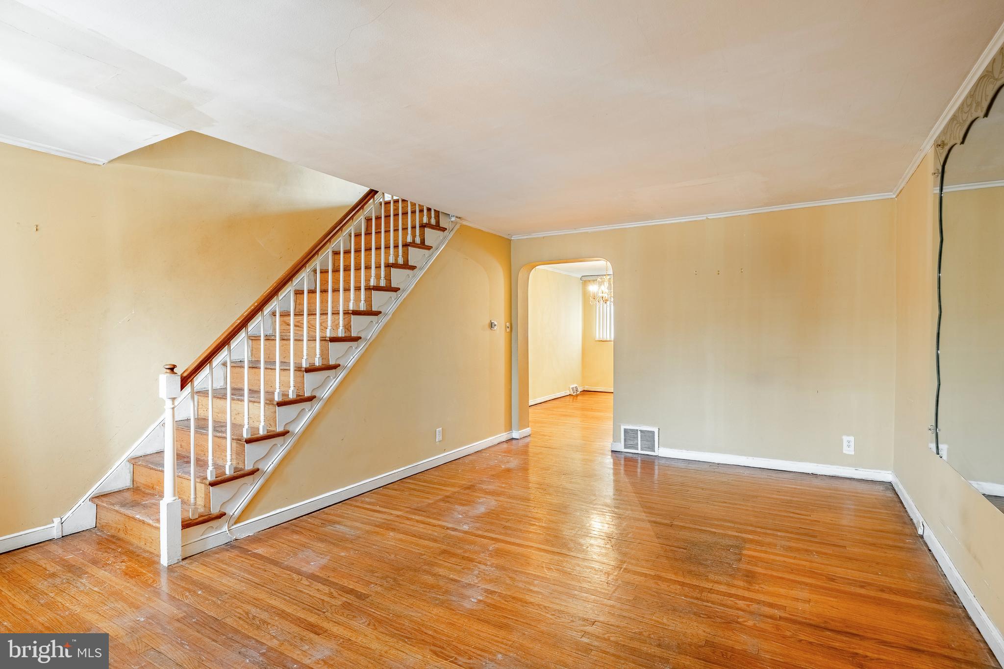 8650 Provident Street Philadelphia, PA 19150 - Photo 4 of 25 Living Room