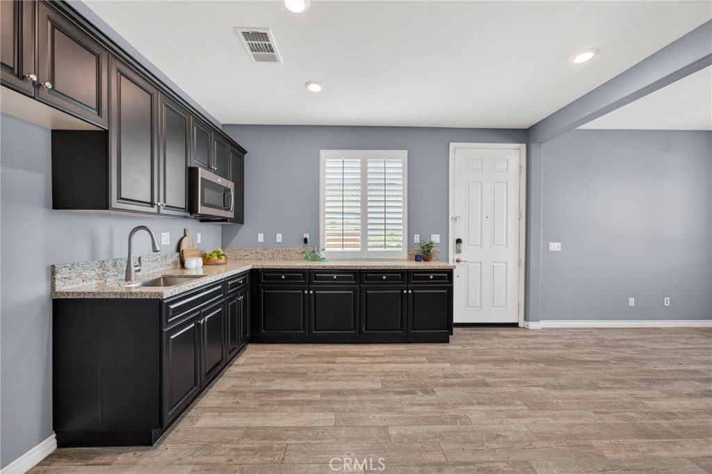 33320 Kilroy Road Temecula, CA 92592 - Photo 42 of 73 Next Gen Kitchenette
