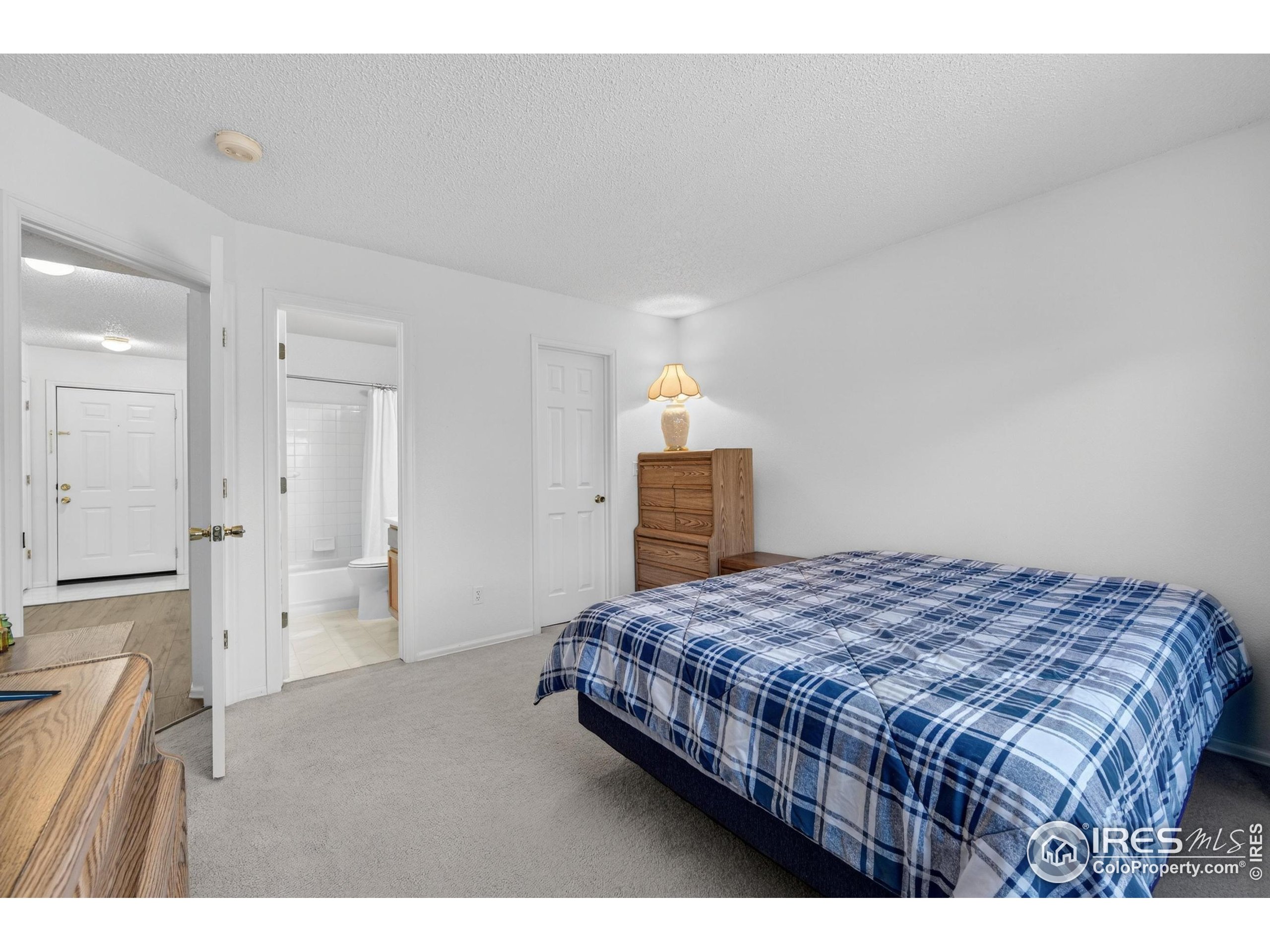 4934 Enid Way Denver, CO 80239 - Photo 9 of 21