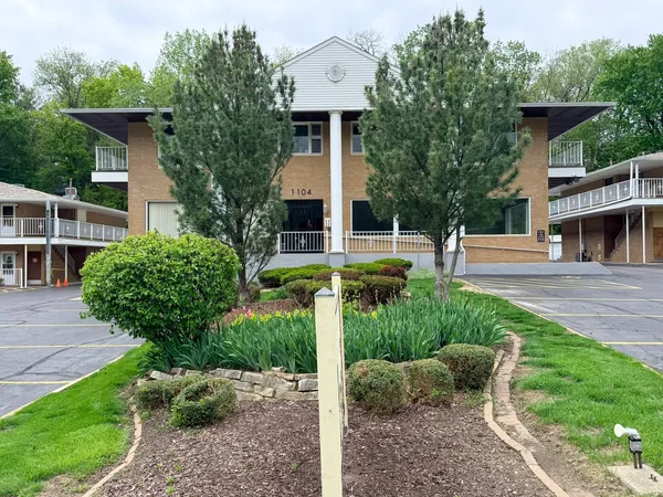 $135,000 | 1104 Kimberly Road, Unit 602, Bettendorf, IA 52722