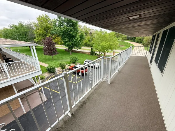$135,000 | 1104 Kimberly Road, Unit 602, Bettendorf, IA 52722