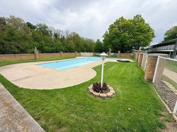 $135,000 | 1104 Kimberly Road, Unit 602, Bettendorf, IA 52722