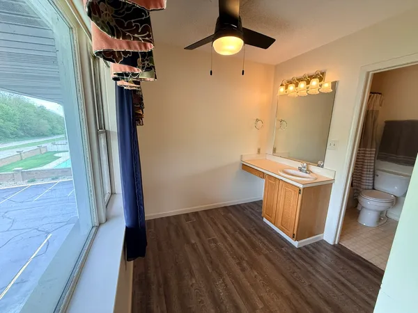 $135,000 | 1104 Kimberly Road, Unit 602, Bettendorf, IA 52722