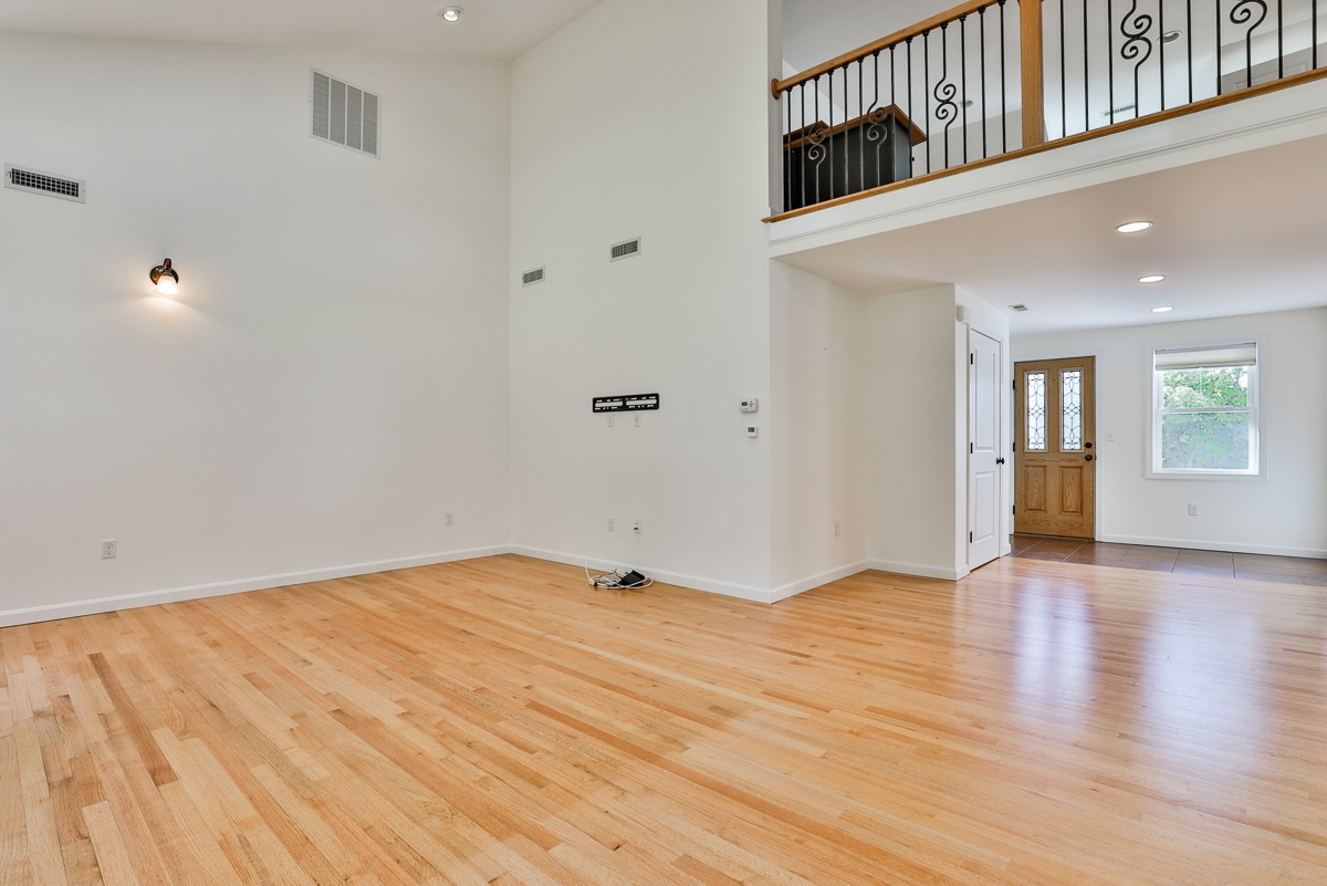 8 Madeline Road Manchester, NH 03104 - Photo 11 of 39 Gallery Image 11