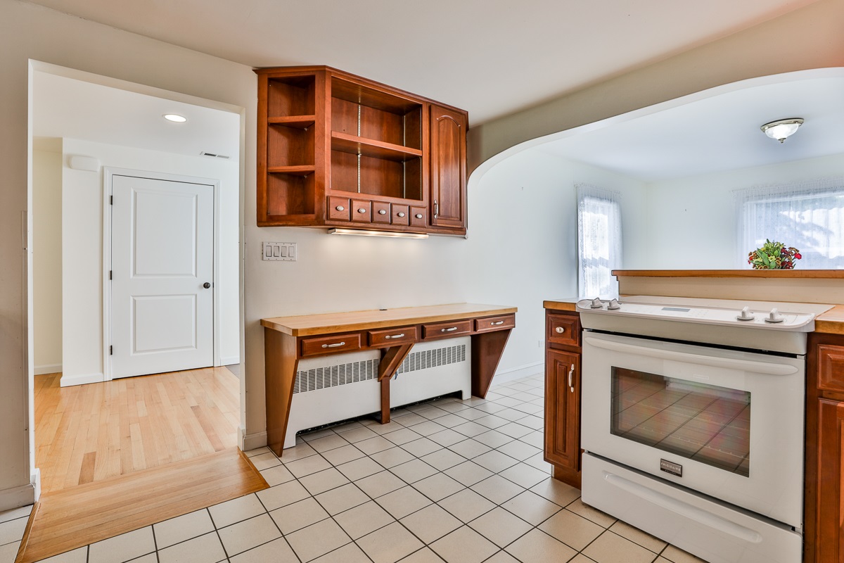 8 Madeline Road Manchester, NH 03104 - Photo 14 of 39 Gallery Image 14