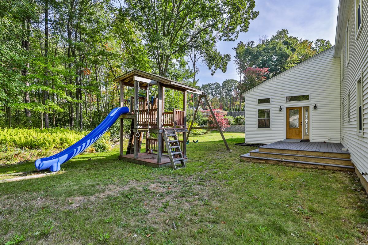 8 Madeline Road Manchester, NH 03104 - Photo 3 of 39 Gallery Image 3