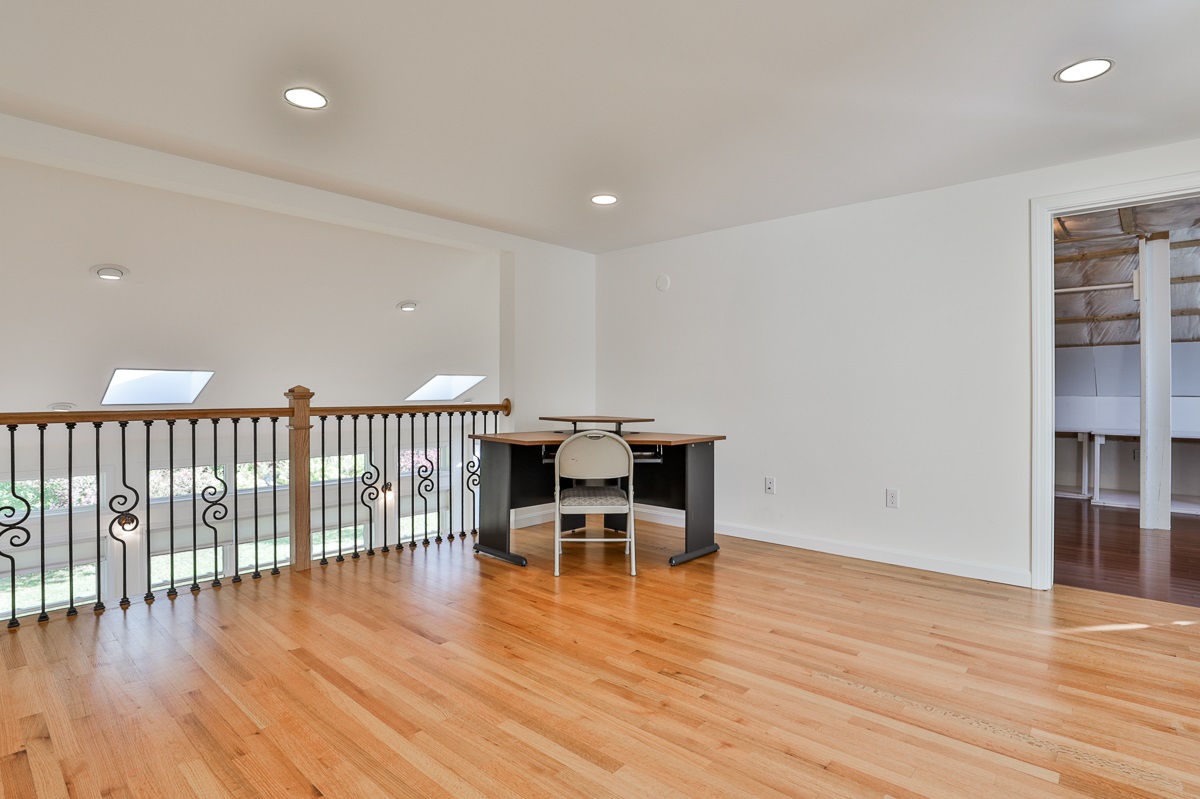 8 Madeline Road Manchester, NH 03104 - Photo 28 of 39 Gallery Image 28