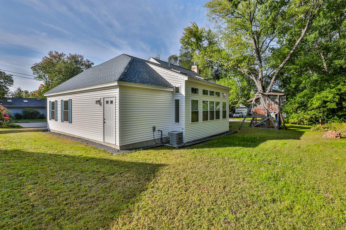 8 Madeline Road Manchester, NH 03104 - Photo 4 of 39 Gallery Image 4
