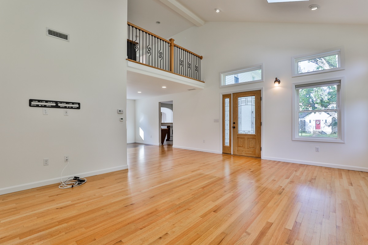 8 Madeline Road Manchester, NH 03104 - Photo 10 of 39 Gallery Image 10