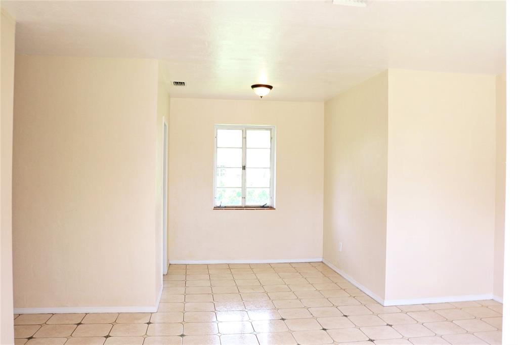 2640 Southwest 79th Avenue Miami, FL 33155 - Photo 11 of 23 view of an empty room with windows