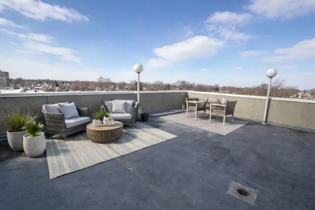 $159,000 | 7234 West North Avenue, Unit 502, Elmwood Park, IL 60707