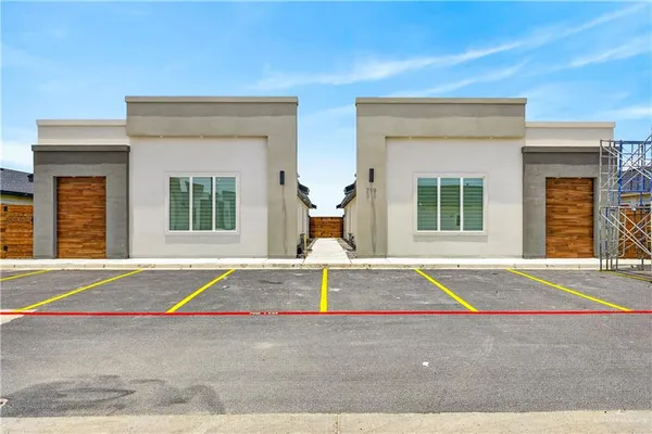 $140,000 | 719 Coves Lane, Unit 3, Weslaco, TX 78599