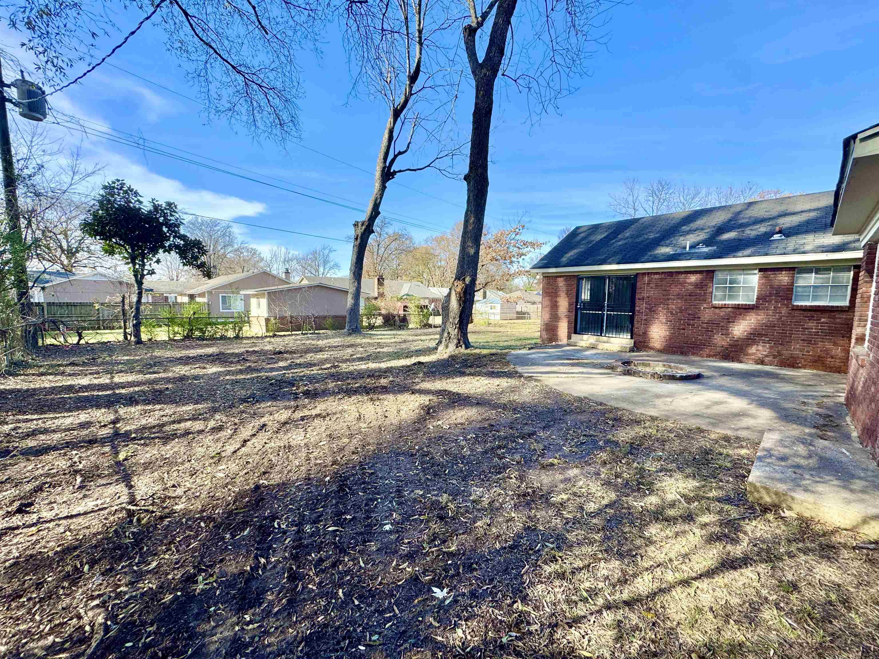 3429 Clarke Road Memphis, TN 38115 - Photo 29 of 33 a house view with a sitting space