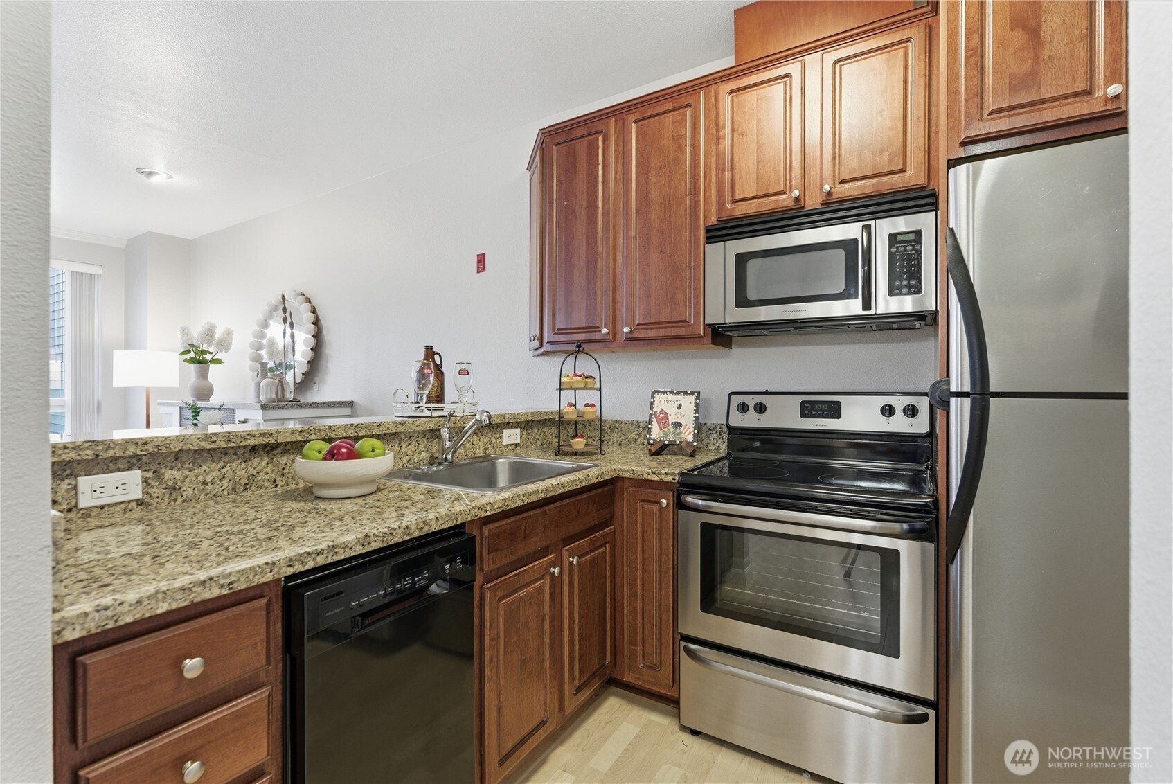 225 Logan Avenue South, Unit 308 Renton, WA 98057 - Photo 4 of 28