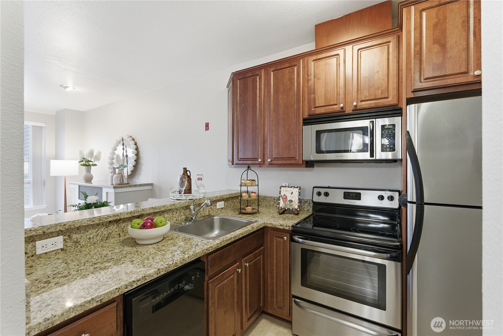 225 Logan Avenue South, Unit 308 Renton, WA 98057 - Photo 5 of 28