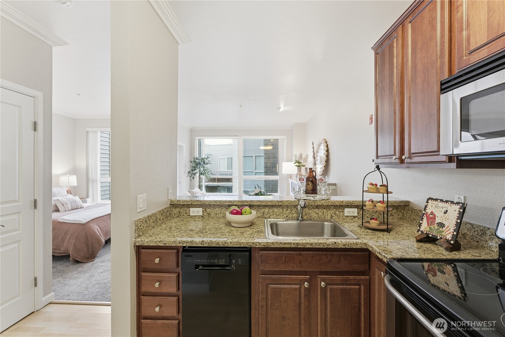 225 Logan Avenue South, Unit 308 Renton, WA 98057 - Photo 6 of 28