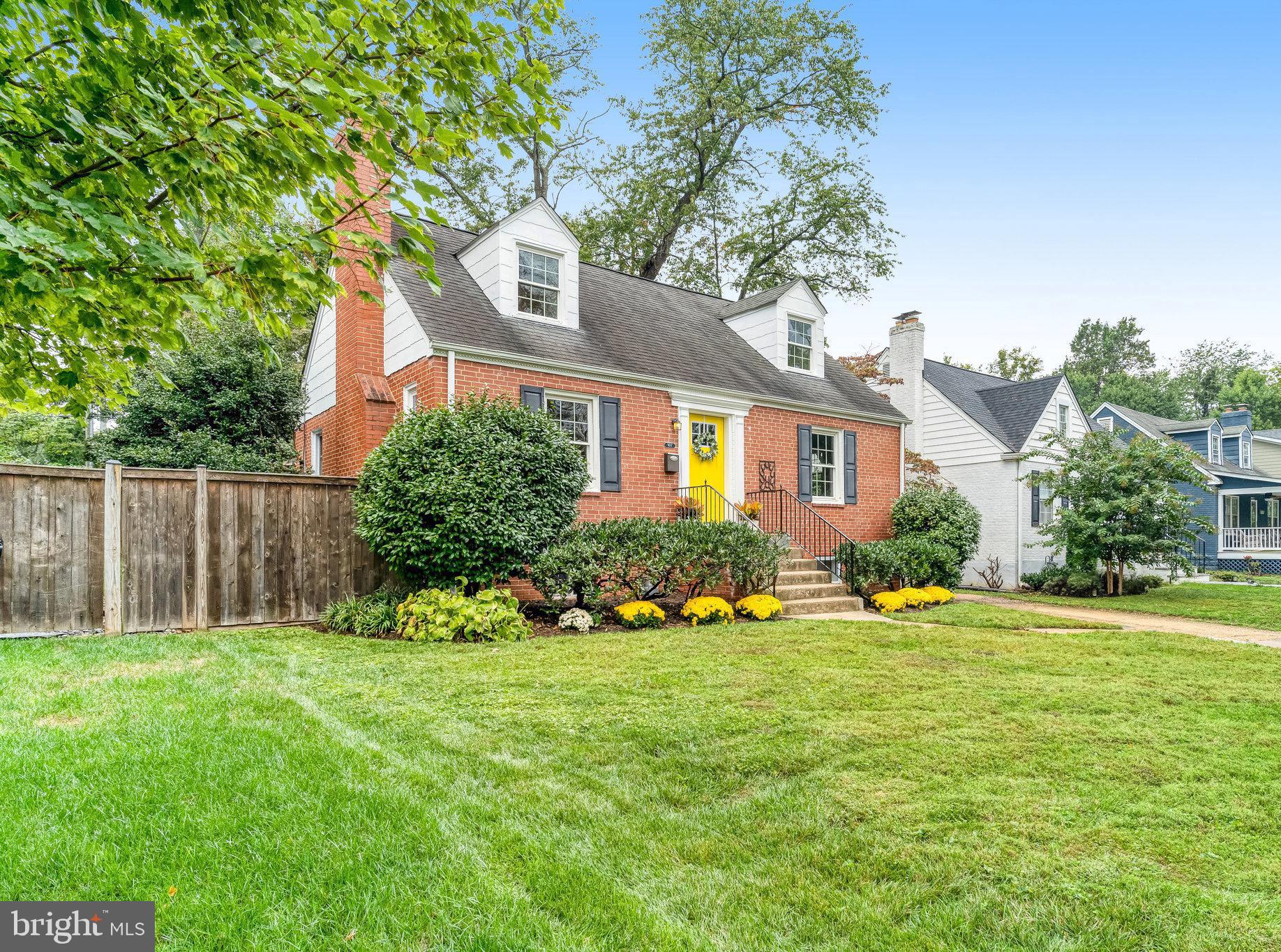 107 West Cameron Road Falls Church, VA 22046 - Photo 2 of 37