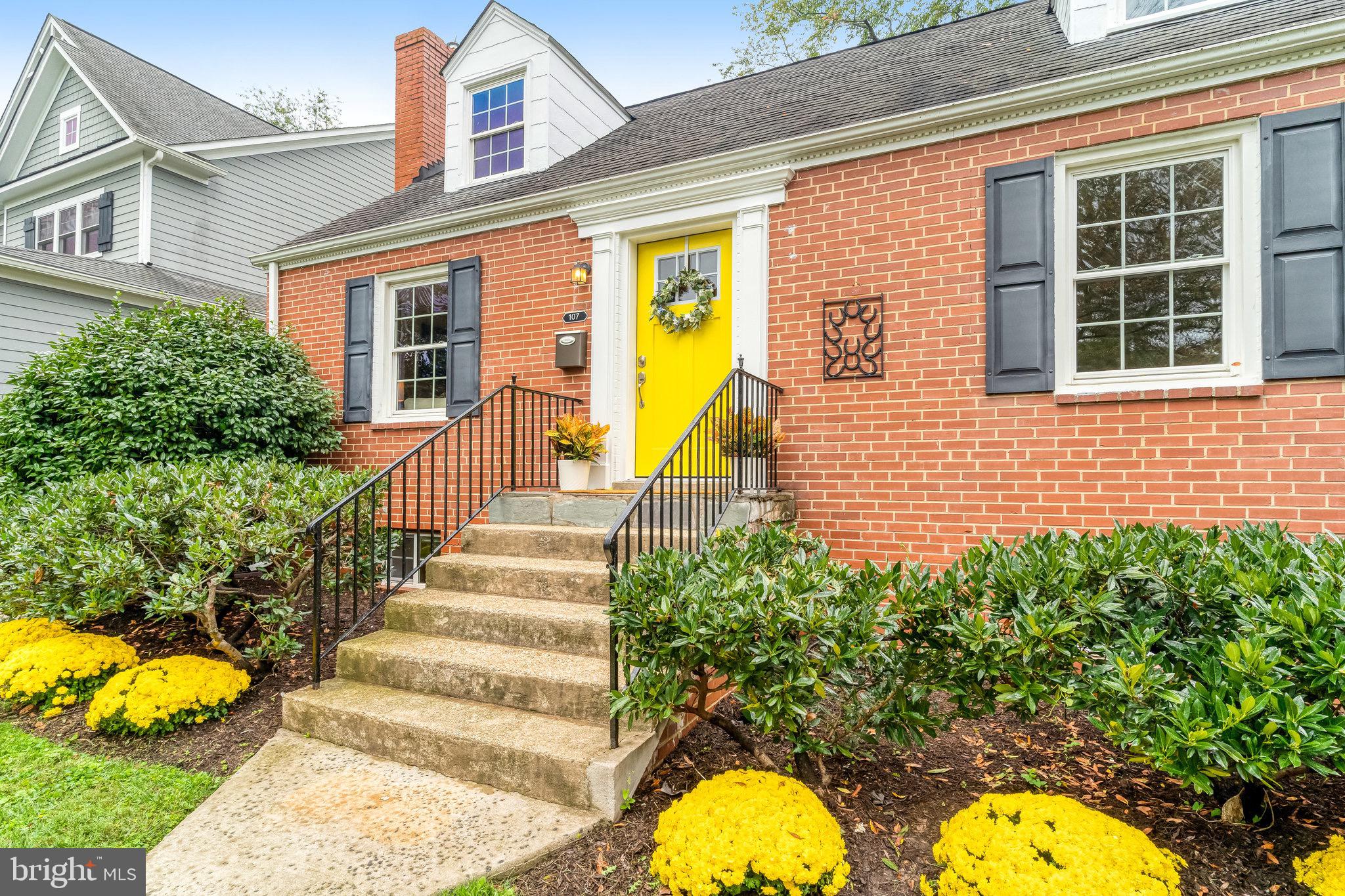 107 West Cameron Road Falls Church, VA 22046 - Photo 3 of 37