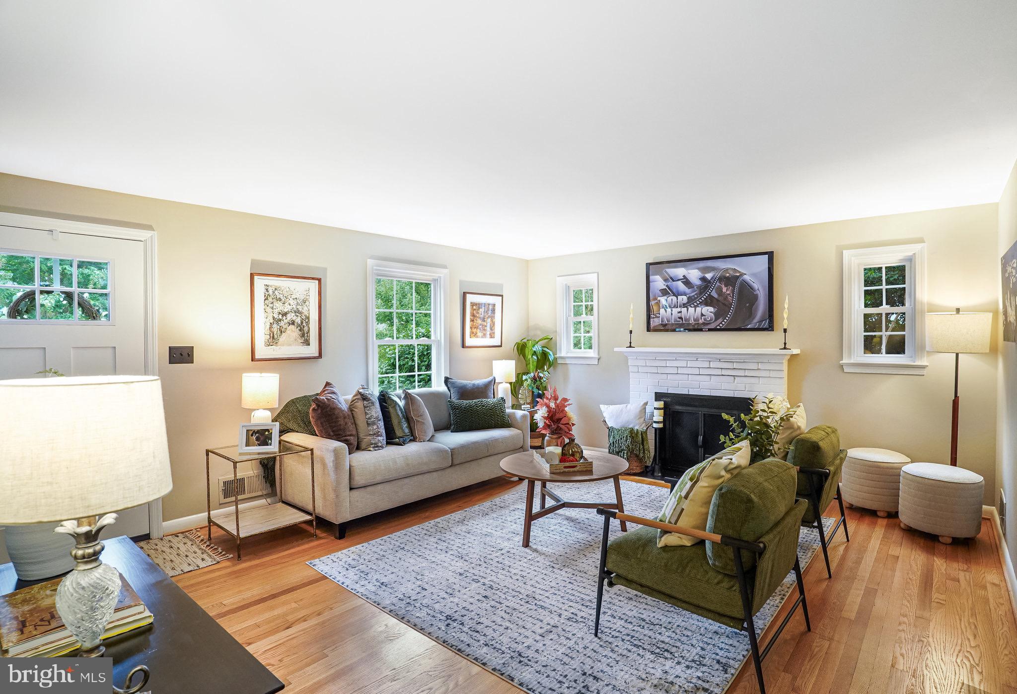 107 West Cameron Road Falls Church, VA 22046 - Photo 6 of 37