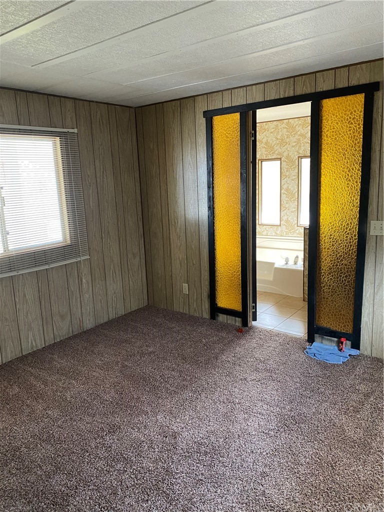 213 Elm Road Blythe, CA 92225 - Photo 23 of 61 an empty room with window