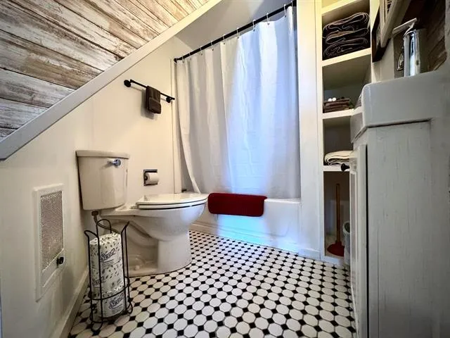 $4,195 | 170 East Main Street, Merrimac, WI 53561