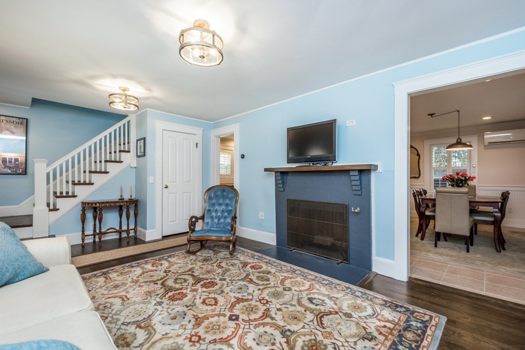 114 Warwick Road Melrose, MA 02176 - Photo 11 of 42 Gallery Image 11
