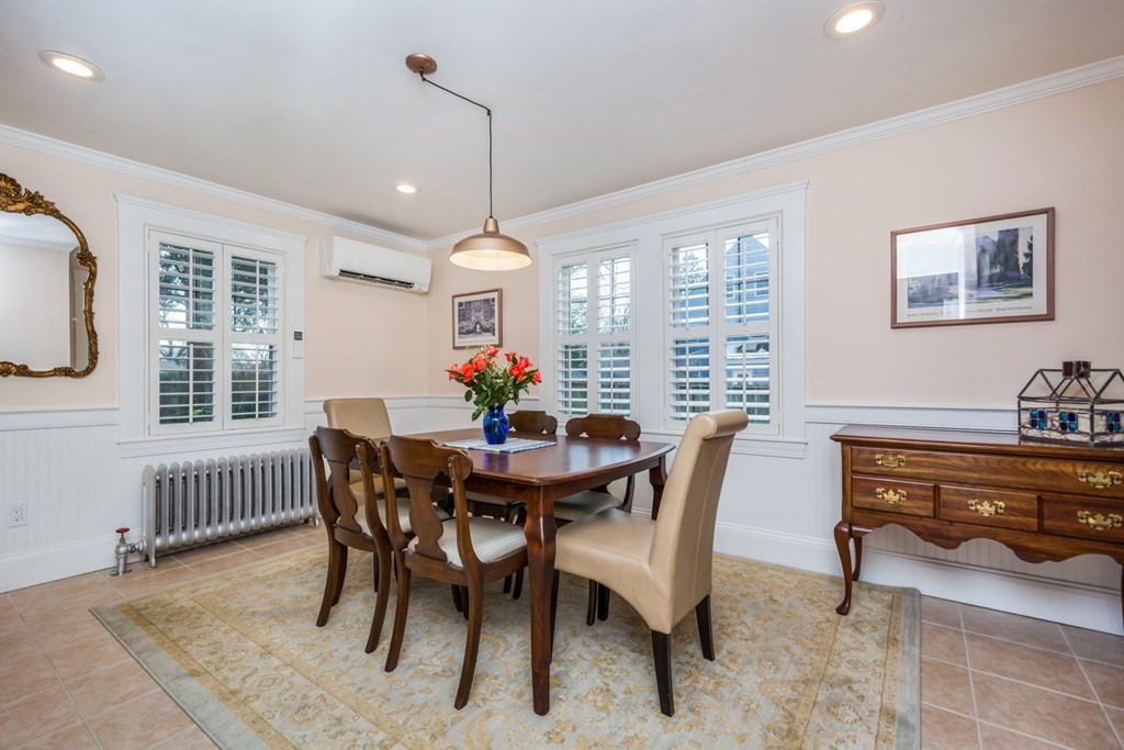 114 Warwick Road Melrose, MA 02176 - Photo 14 of 42 Gallery Image 14