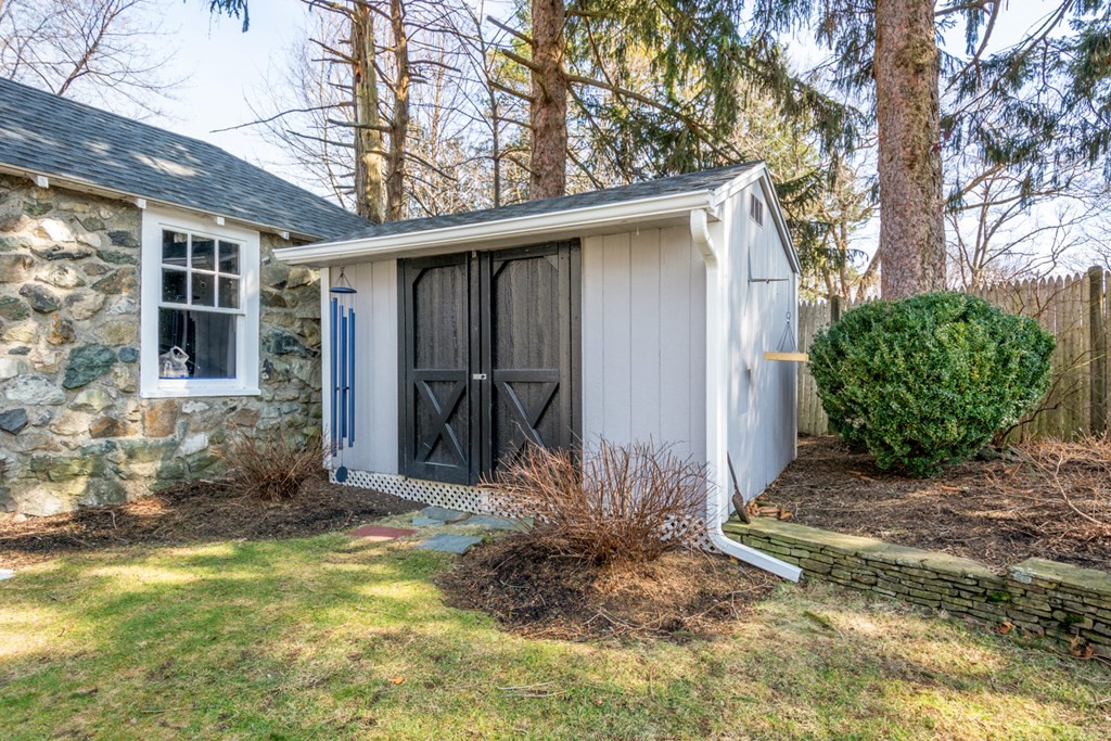 114 Warwick Road Melrose, MA 02176 - Photo 37 of 42 Gallery Image 37