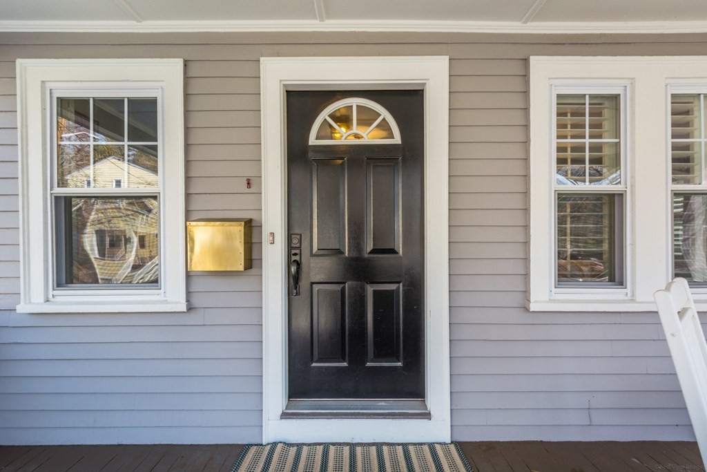 114 Warwick Road Melrose, MA 02176 - Photo 4 of 42 Gallery Image 4