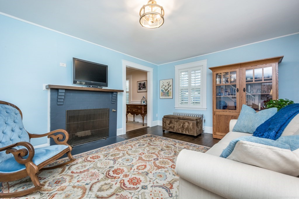 114 Warwick Road Melrose, MA 02176 - Photo 9 of 42 Gallery Image 9