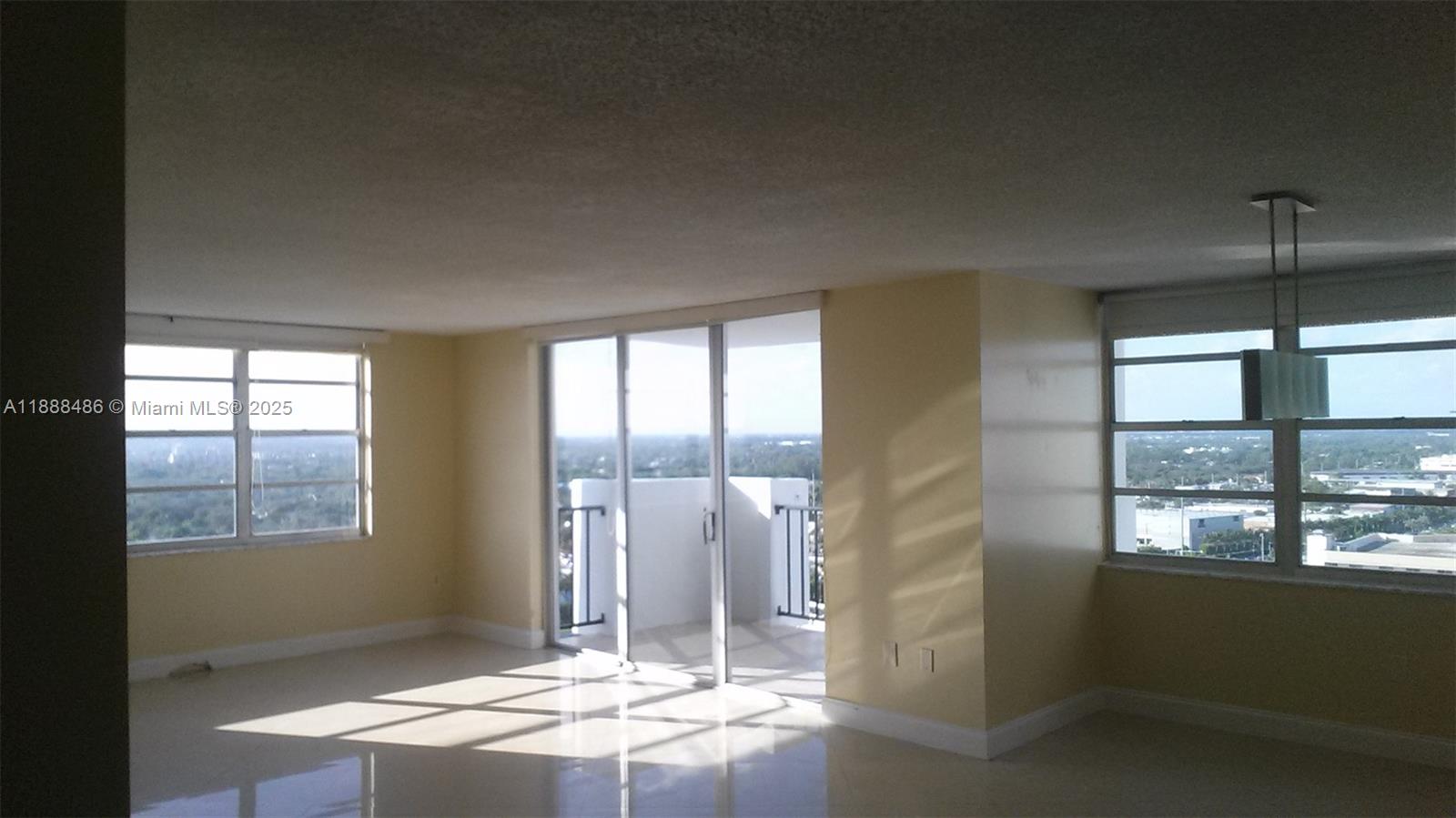 2750 Northeast 183rd Street, Unit 2305 Aventura, FL 33160 - Photo 17 of 31