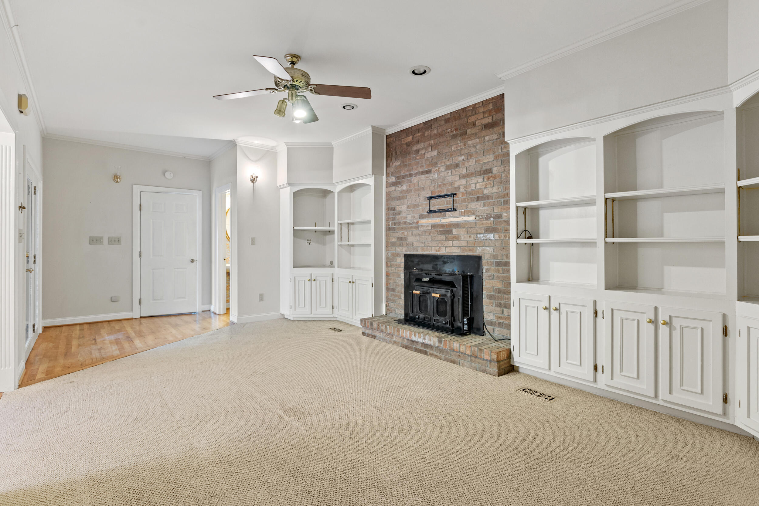 2137 Rollingdale Road Lexington, KY 40513 - Photo 19 of 42 19_img_2620