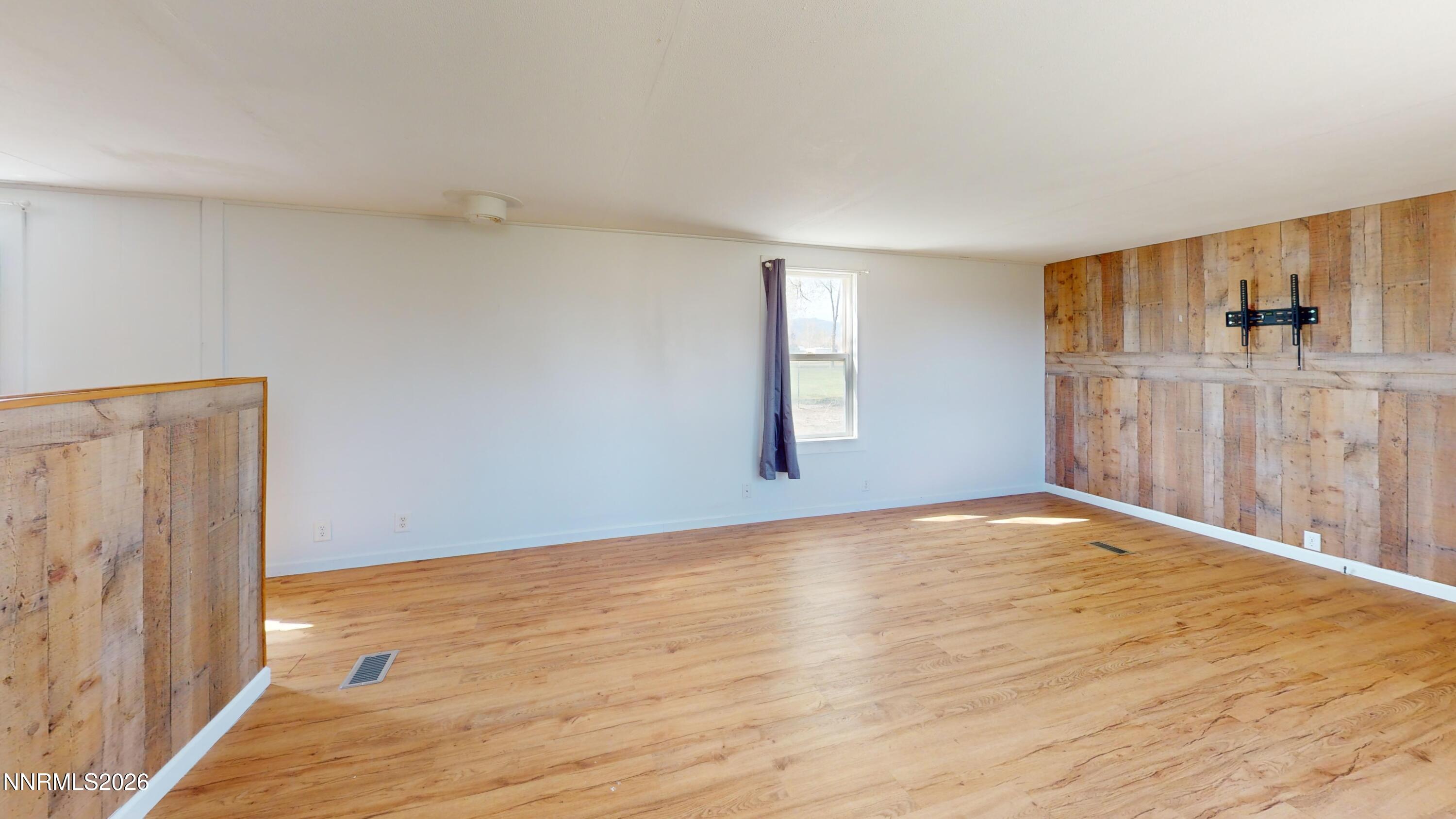 7075 Stratus Street Winnemucca, NV 89445 - Photo 4 of 30 7075-Stratus-St-Living-Room 1