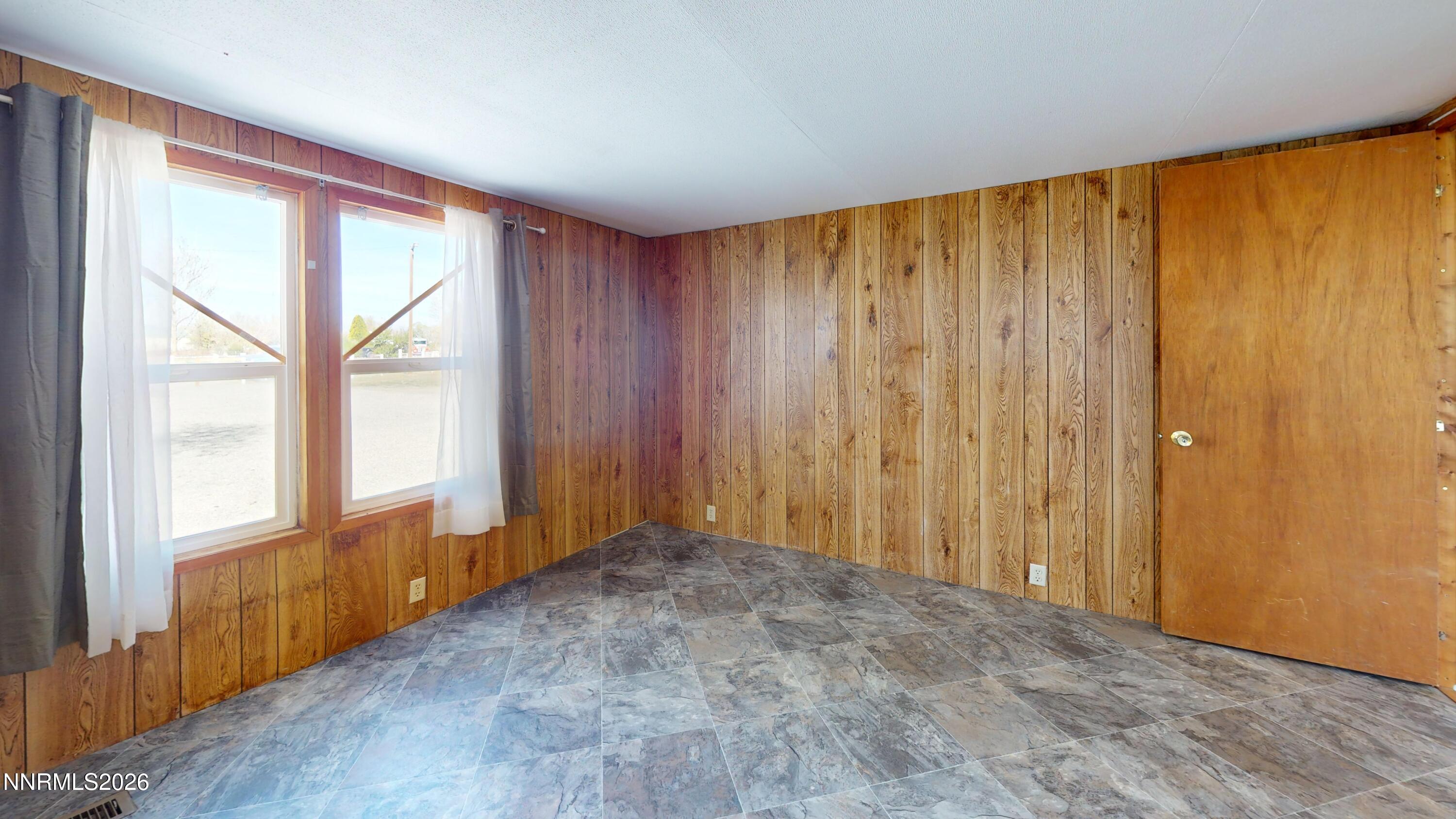 7075 Stratus Street Winnemucca, NV 89445 - Photo 5 of 30 7075-Stratus-St-Bedroom 3