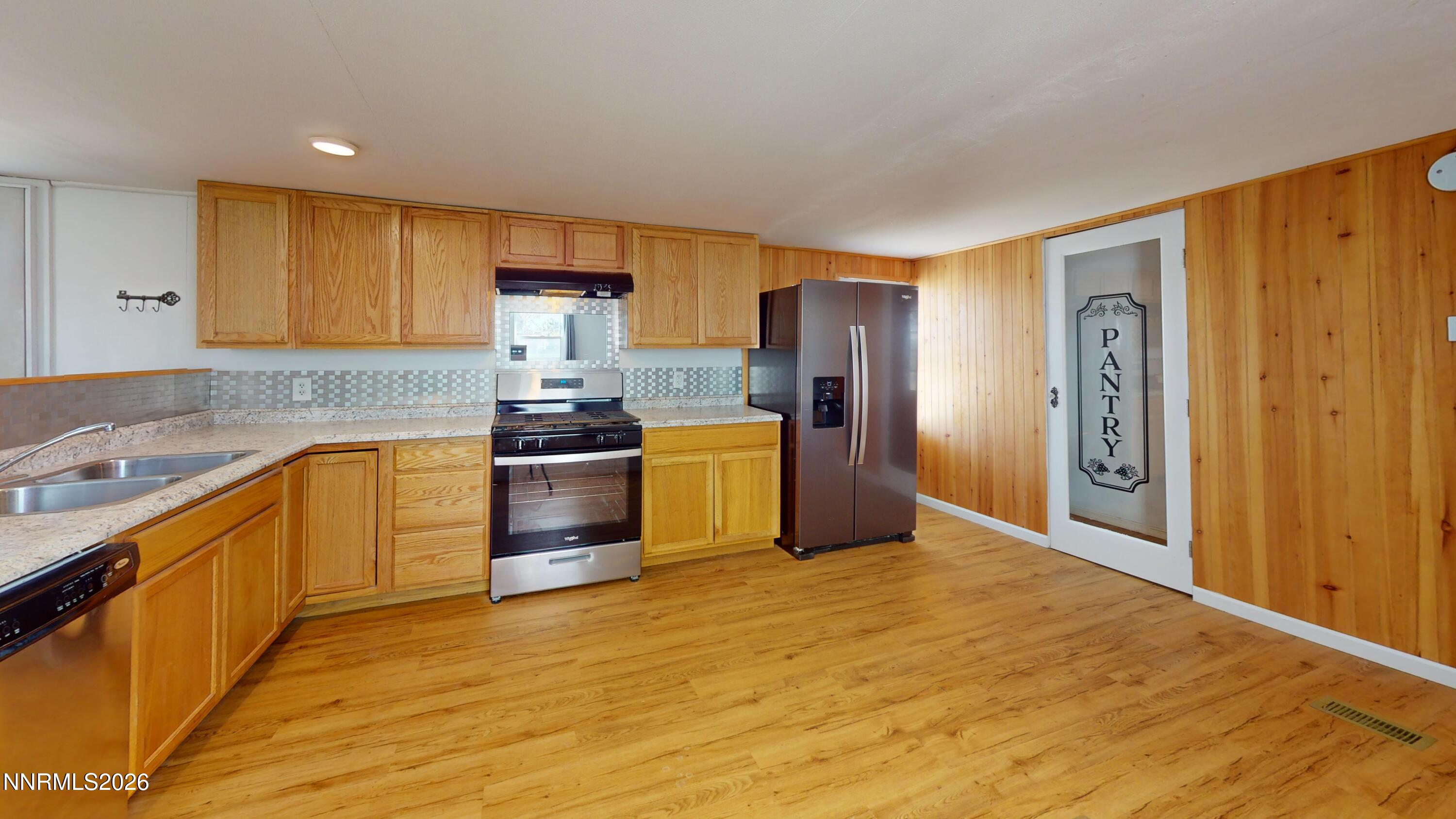 7075 Stratus Street Winnemucca, NV 89445 - Photo 9 of 30 7075-Stratus-St-Kitchen 1