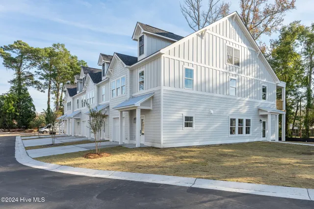 $615,000 | 112 Seagate Place, Wilmington, NC 28403