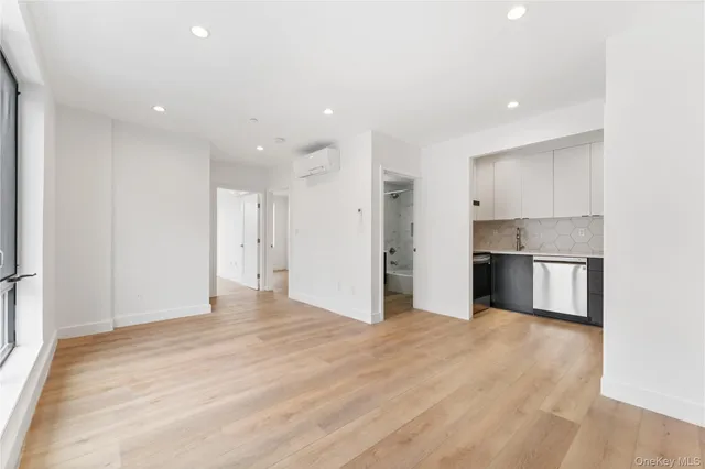 $3,300 | 901 60th Street, Unit 4B | Borough Park